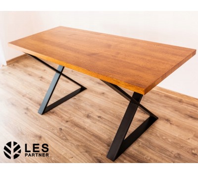 Предлагаем обеденный офисный или компьютерный стол из массива дерева и металла